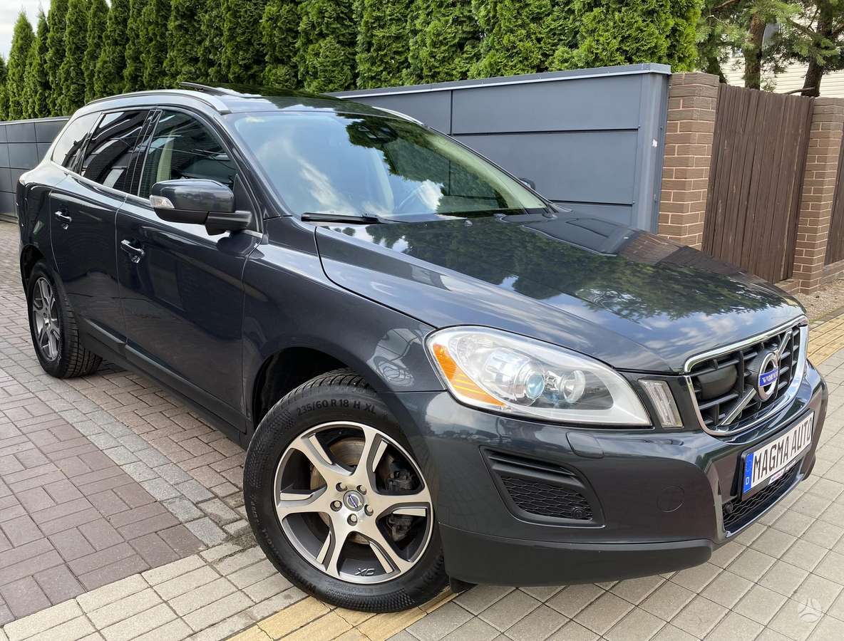 Volvo XC60, 2.4 l., off-road / crossover