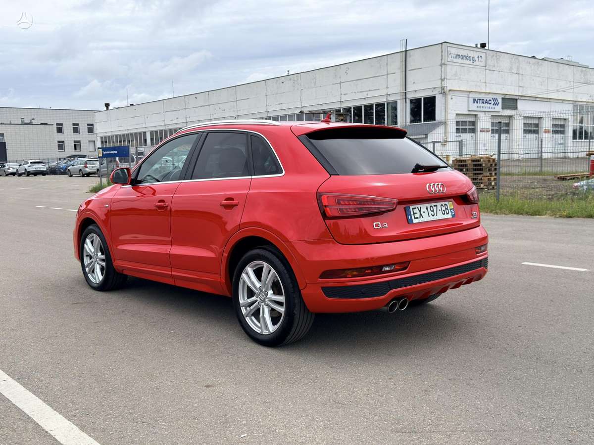 Audi Q3, 2.0 l., Минивэн