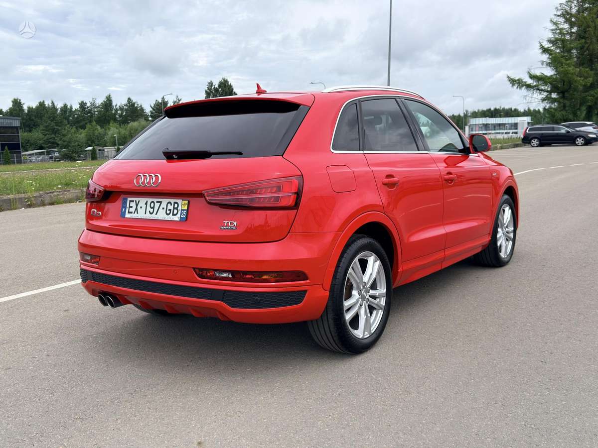 Audi Q3, 2.0 l., Минивэн