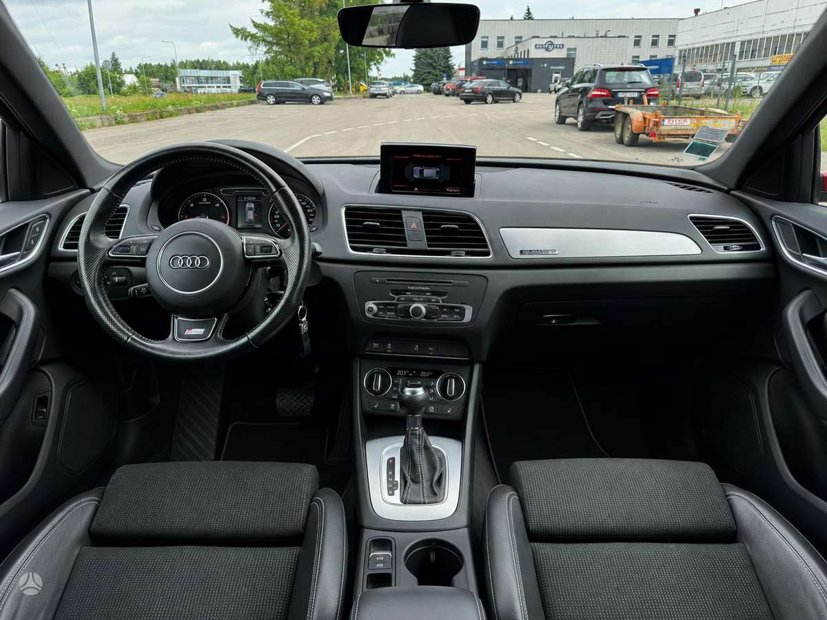 Audi Q3, 2.0 l., mpv / minivan