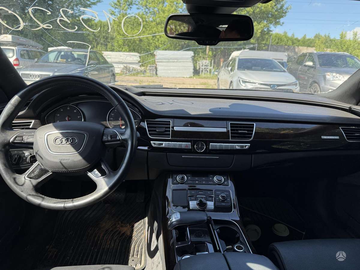 Audi A8 L, 3.0 l., Седан
