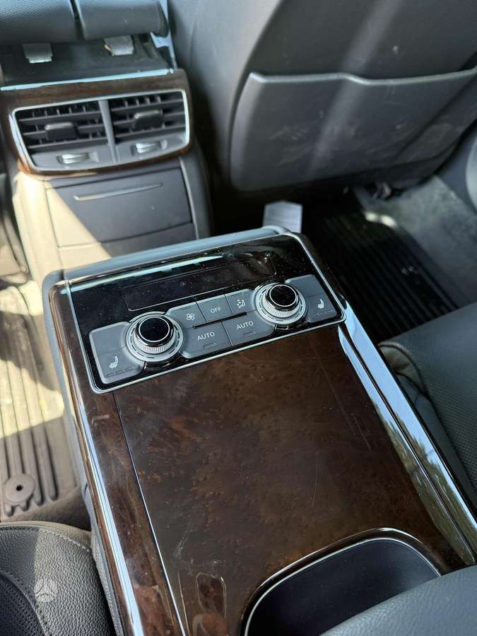 Audi A8 L, 3.0 l., Седан