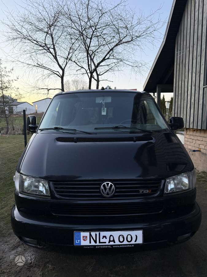 Volkswagen Multivan - 1