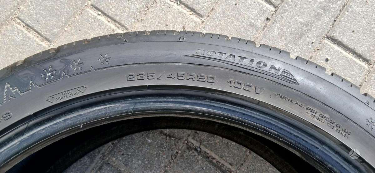 Dunlop, žieminės 235/45 R20