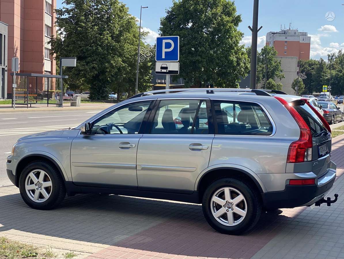 Volvo XC90, 2.4 l., off-road / crossover
