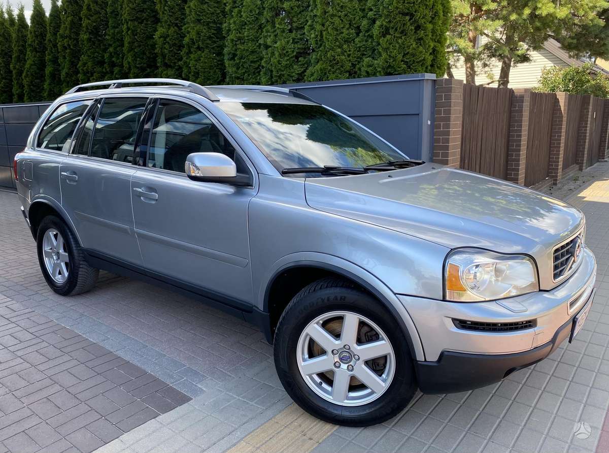 Volvo XC90, 2.4 l., off-road / crossover