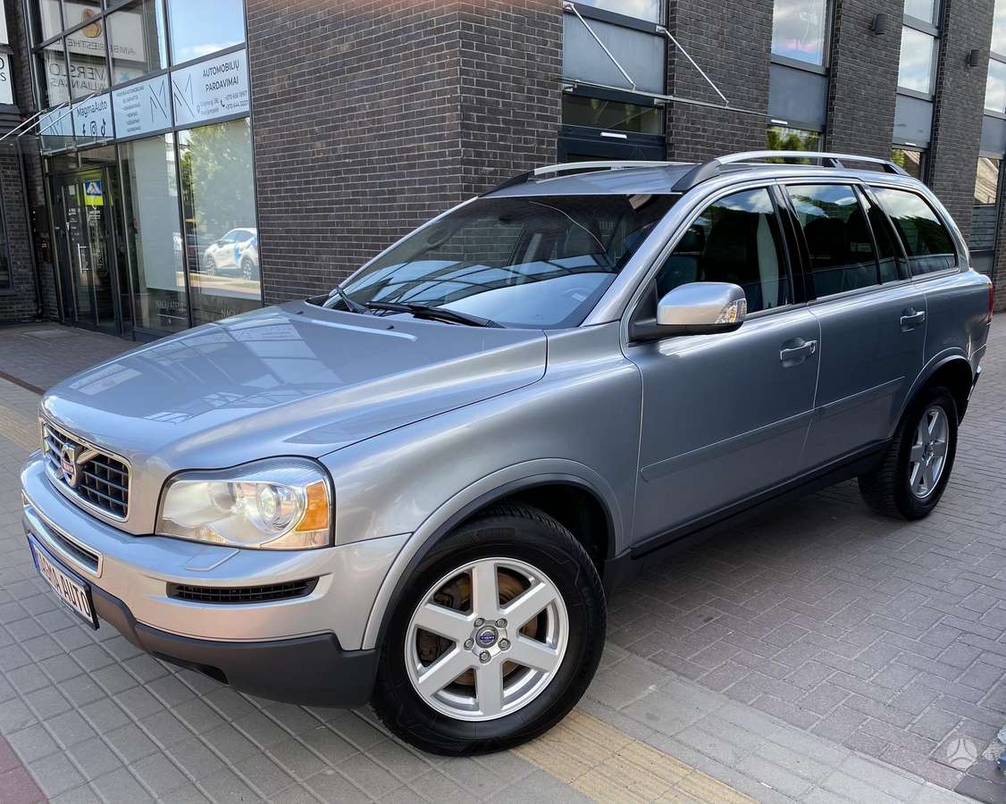 Volvo XC90, 2.4 l., off-road / crossover