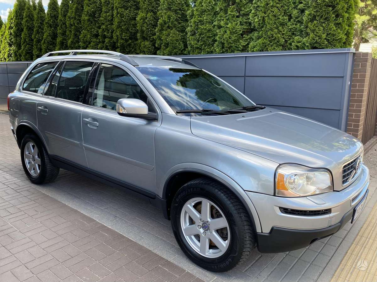 Volvo XC90, 2.4 l., off-road / crossover