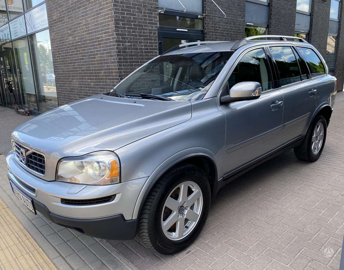 Volvo XC90, 2.4 l., off-road / crossover