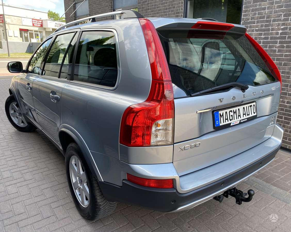 Volvo XC90, 2.4 l., off-road / crossover