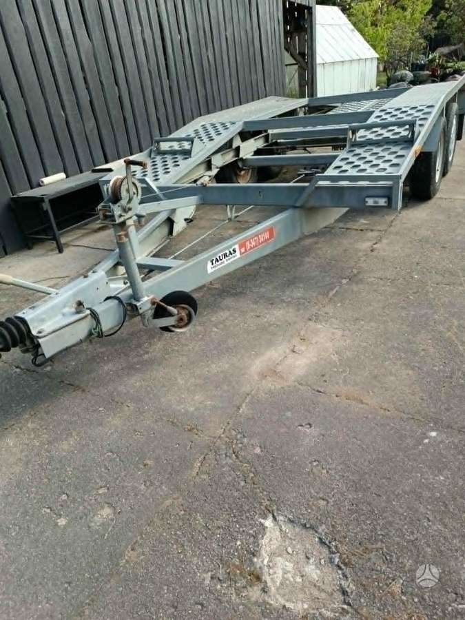 Tauras, auto transporter