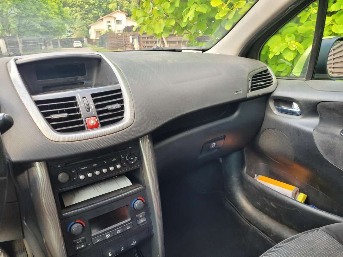 Peugeot 207 - 7