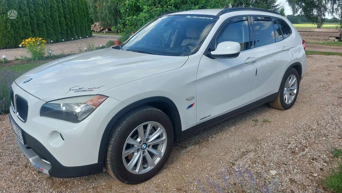 BMW X1, 2.0 l., Внедорожник / Кроссовер