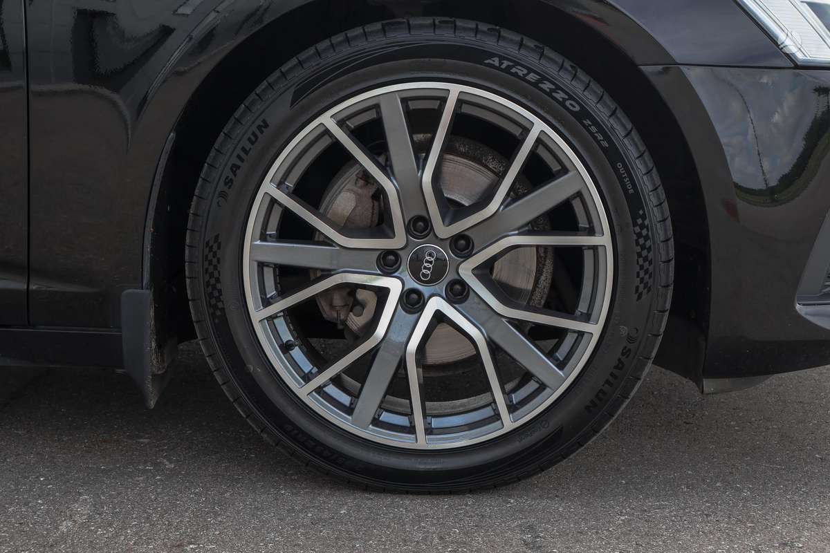Audi A6, 2.0 l., Седан