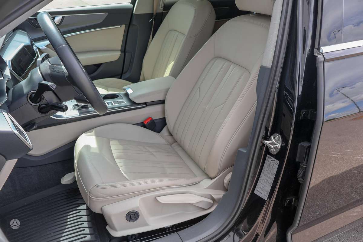 Audi A6, 2.0 l., Седан