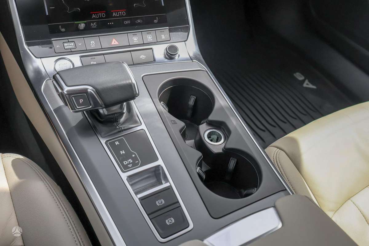 Audi A6, 2.0 l., Седан