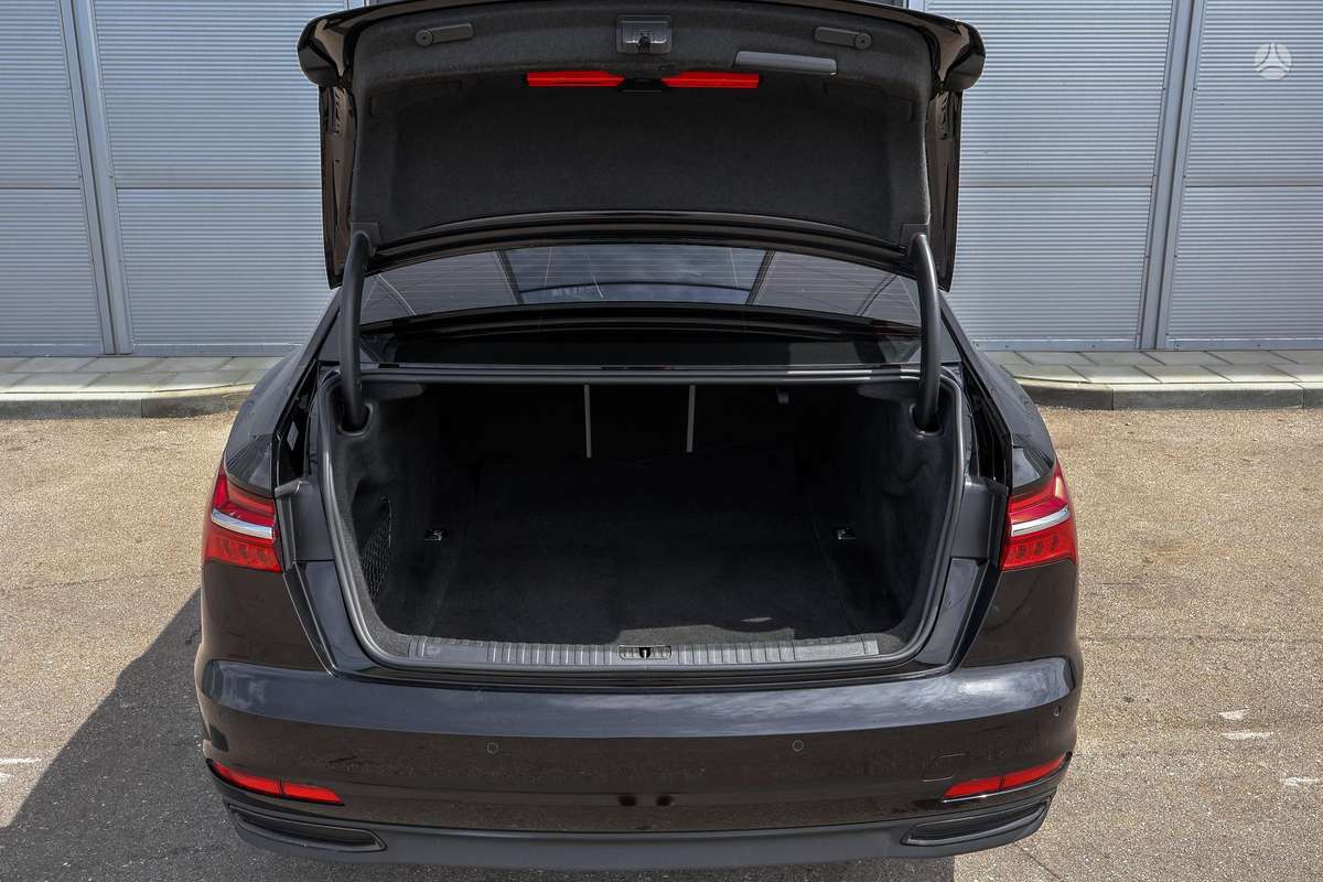 Audi A6, 2.0 l., Седан