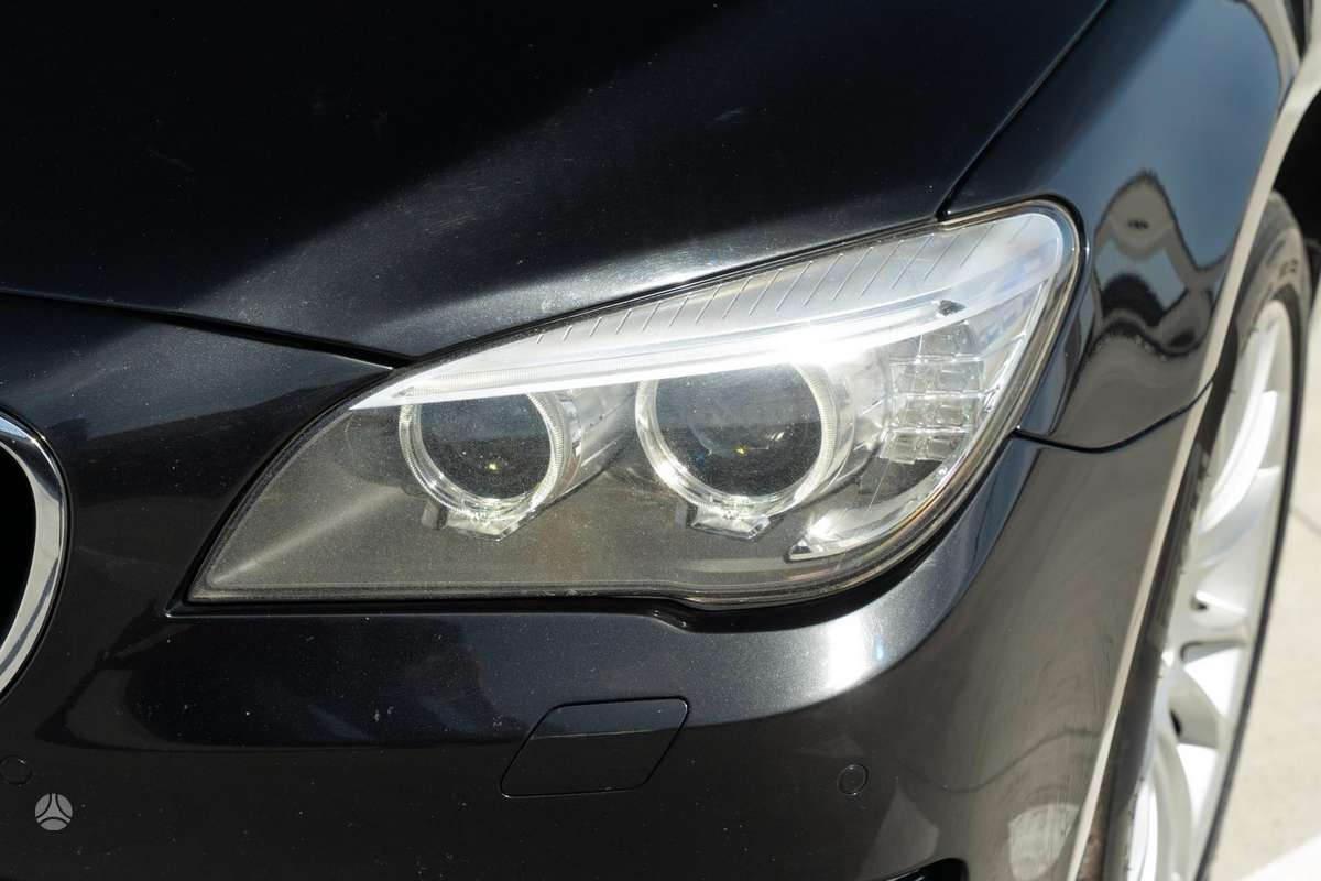 BMW 730, 3.0 l., Седан