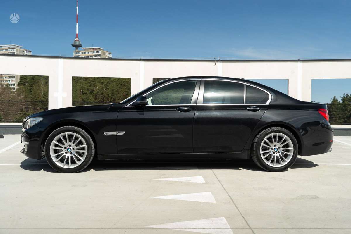 BMW 730, 3.0 l., Седан
