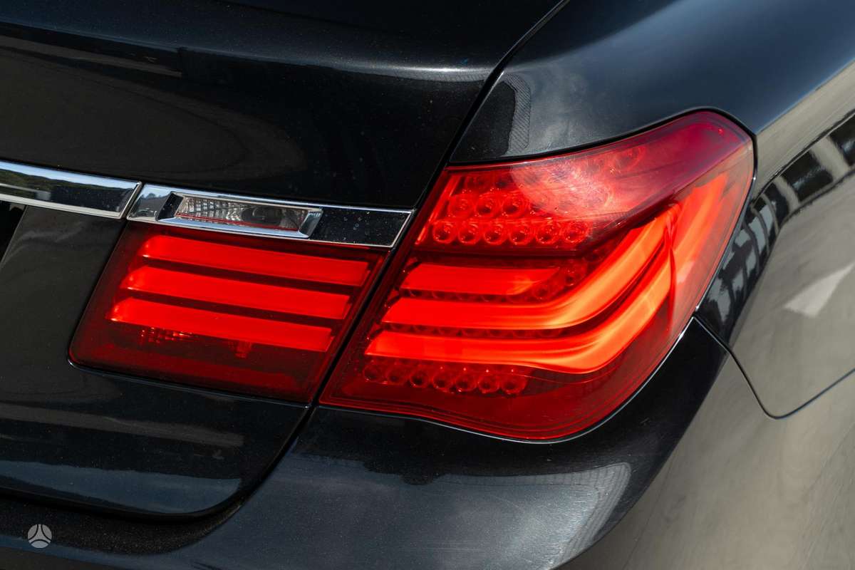 BMW 730, 3.0 l., Седан