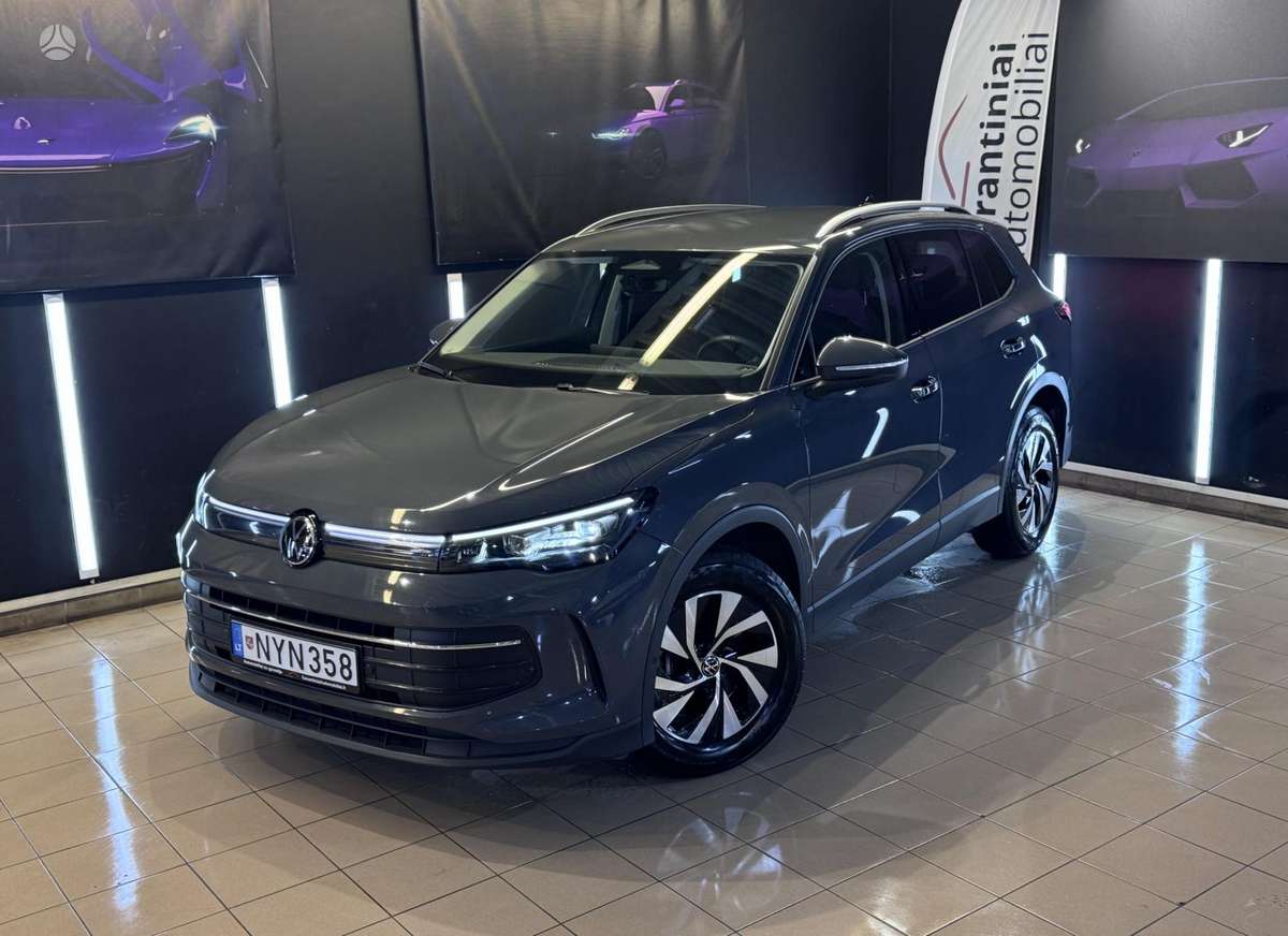 Volkswagen Tiguan - 1