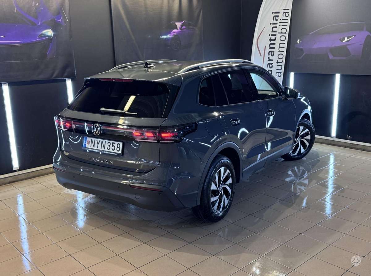 Volkswagen Tiguan - 2
