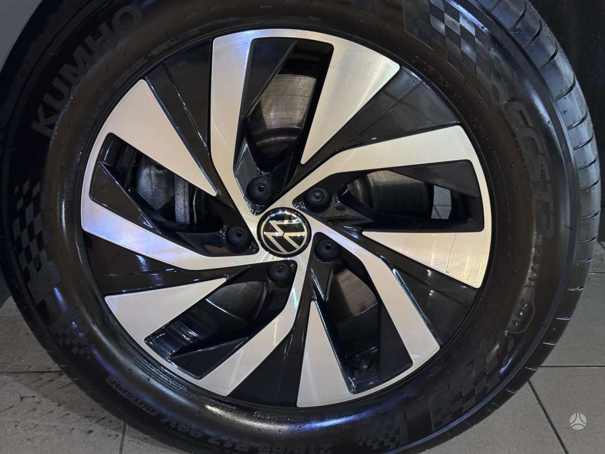 Volkswagen Tiguan - 5