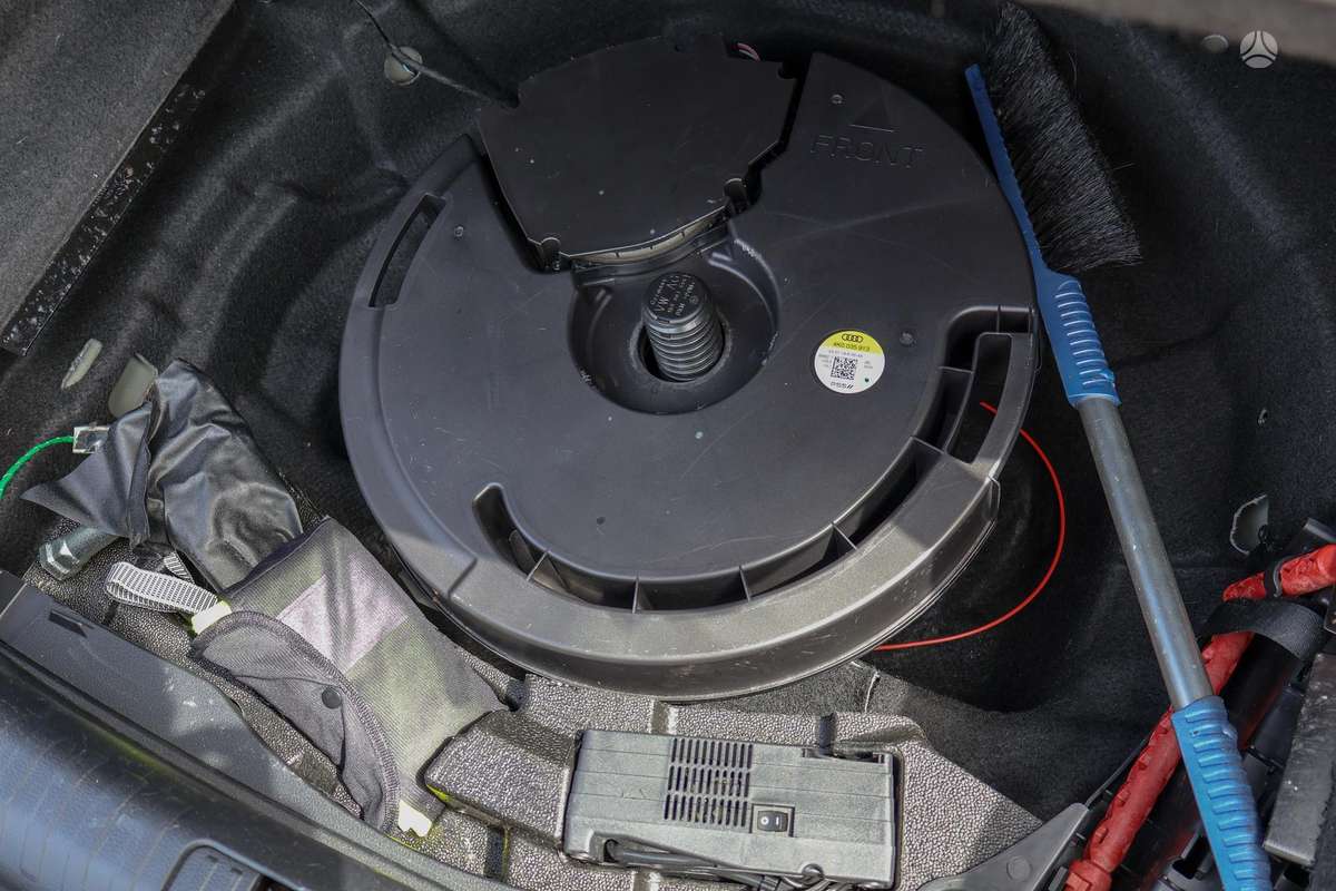 Audi A6, 2.0 l., Седан