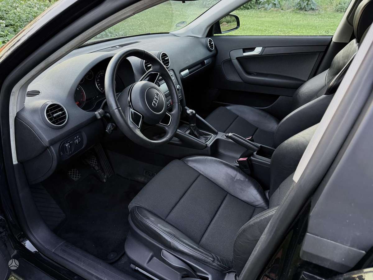 Audi A3, 1.8 l., hatchback