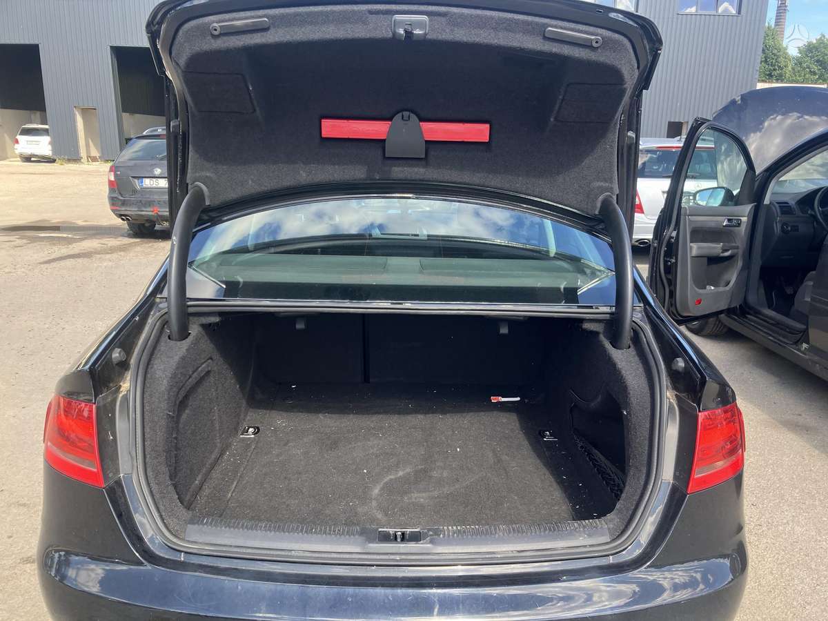 Audi A4, 2.7 l., Седан