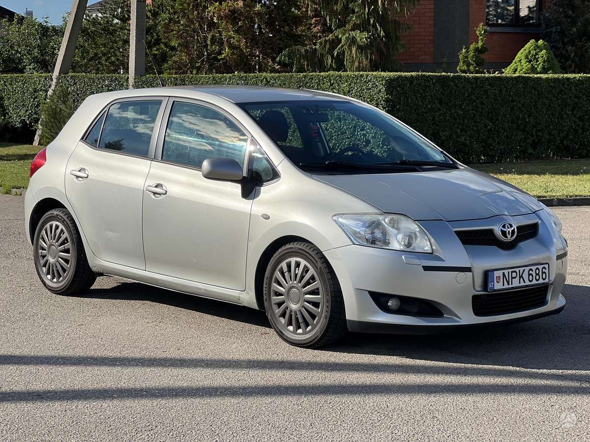 Toyota Auris - 1