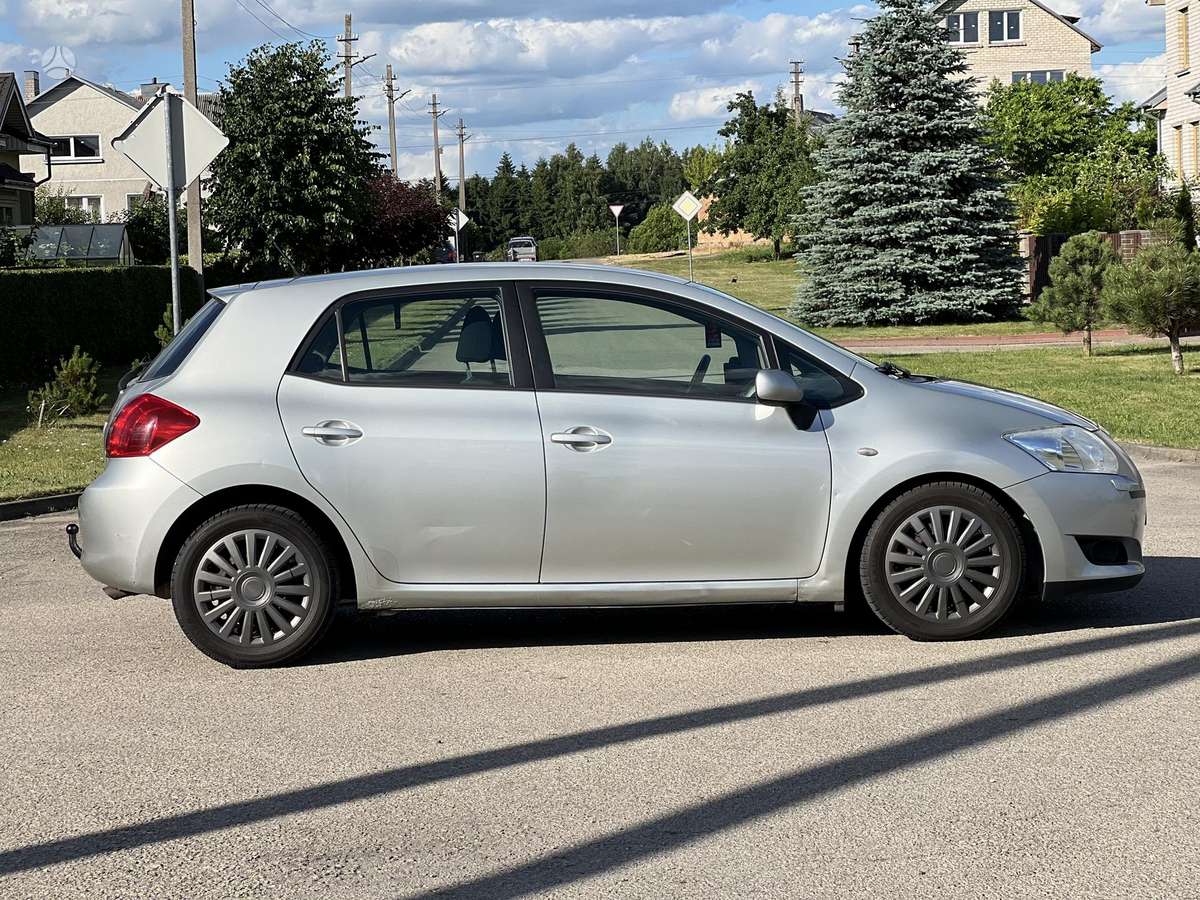 Toyota Auris - 2