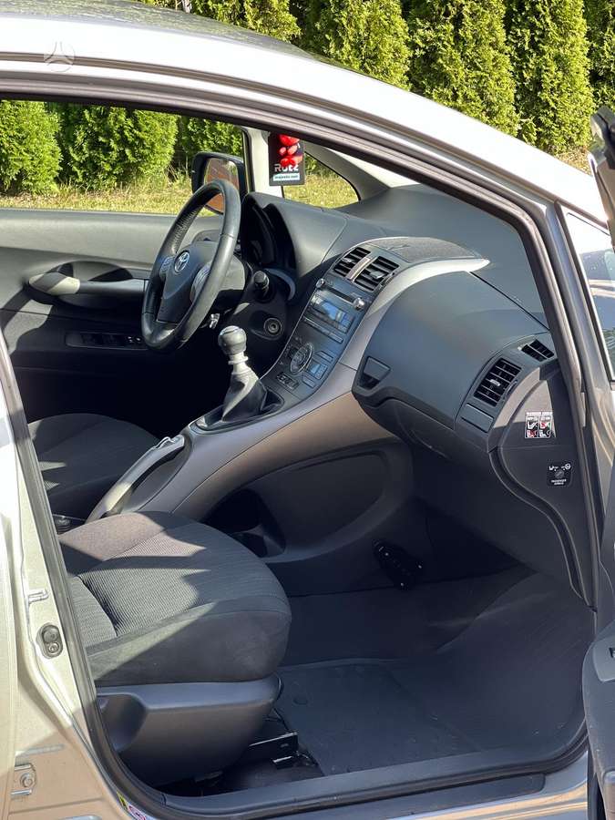 Toyota Auris - 11