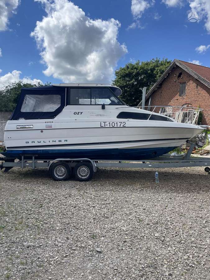 Bayliner 2252 Ciera, yachts / cruisers