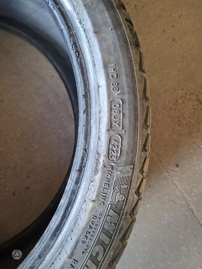 Michelin, universalios 245/40 R18