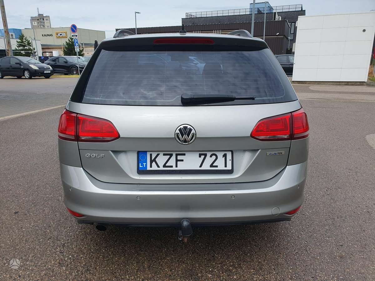 Volkswagen Golf - 5