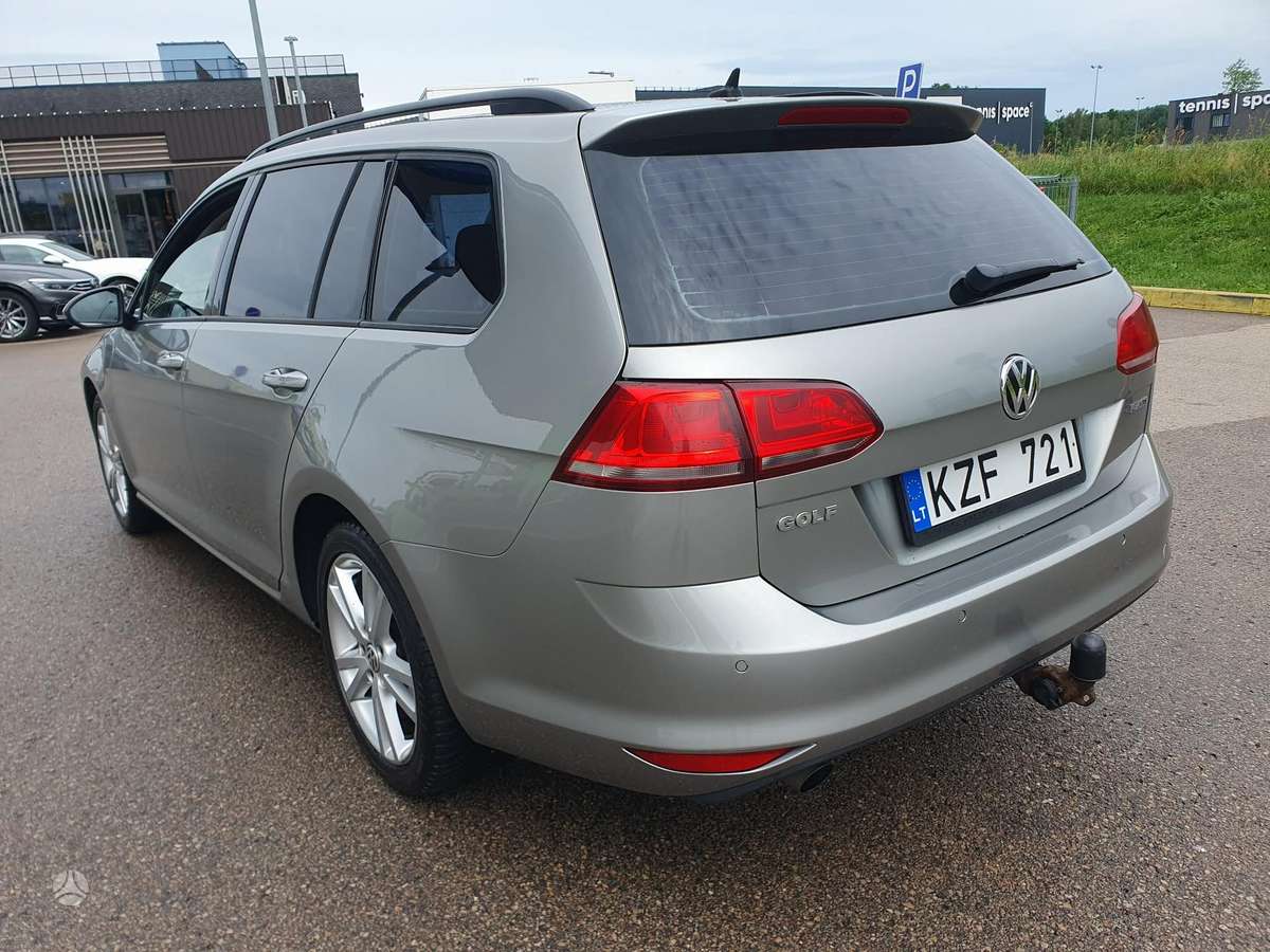 Volkswagen Golf - 6