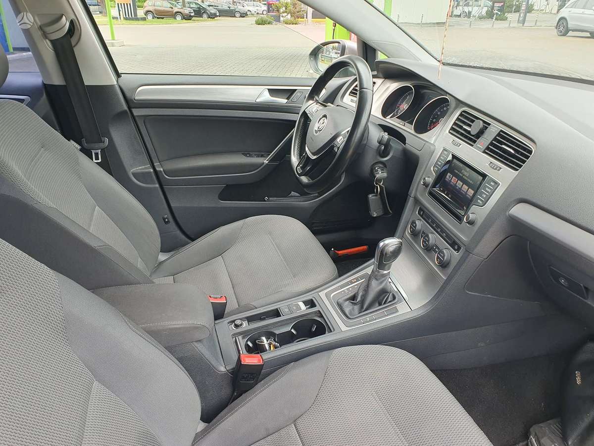 Volkswagen Golf - 9