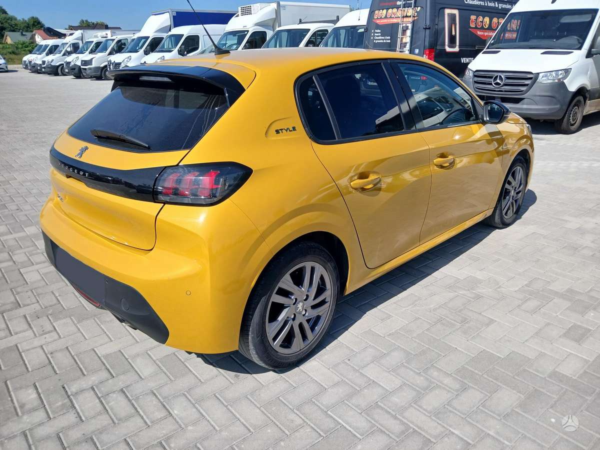 Peugeot 208 - 3