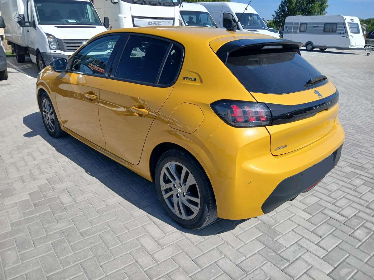 Peugeot 208 - 4