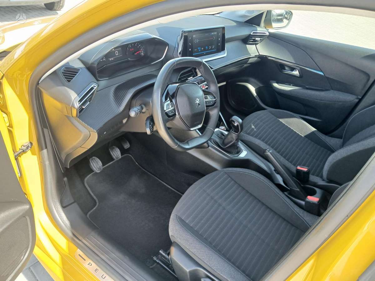 Peugeot 208 - 5