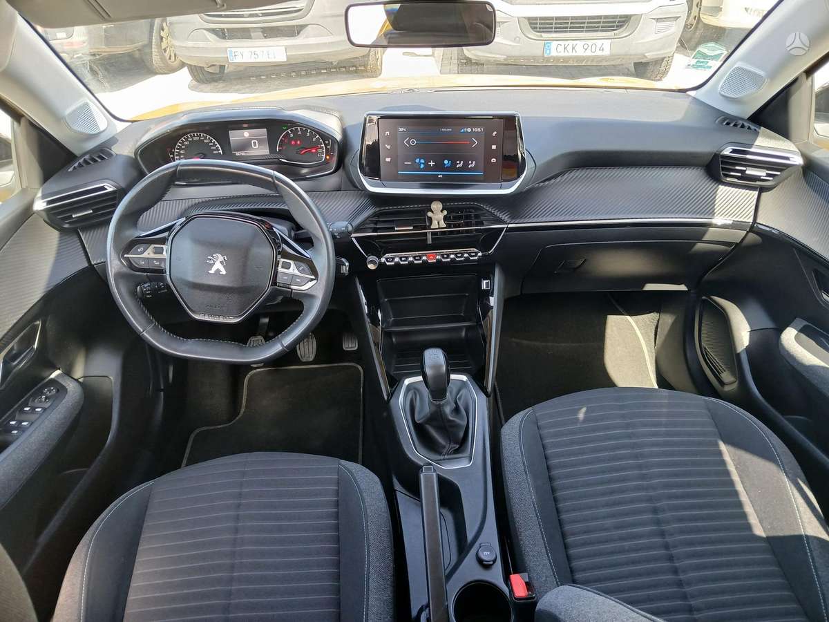 Peugeot 208 - 6