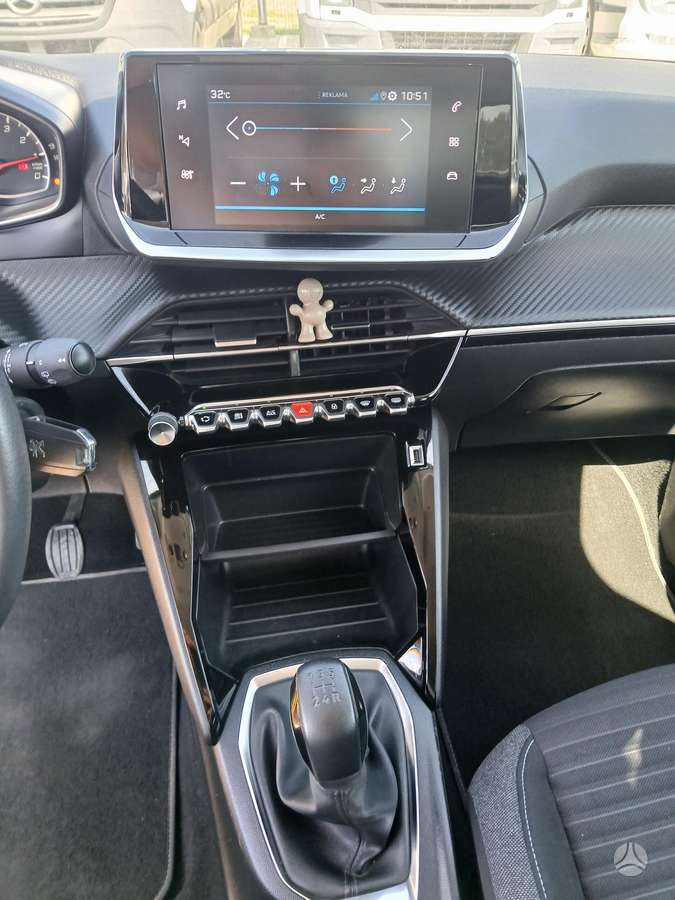 Peugeot 208 - 9