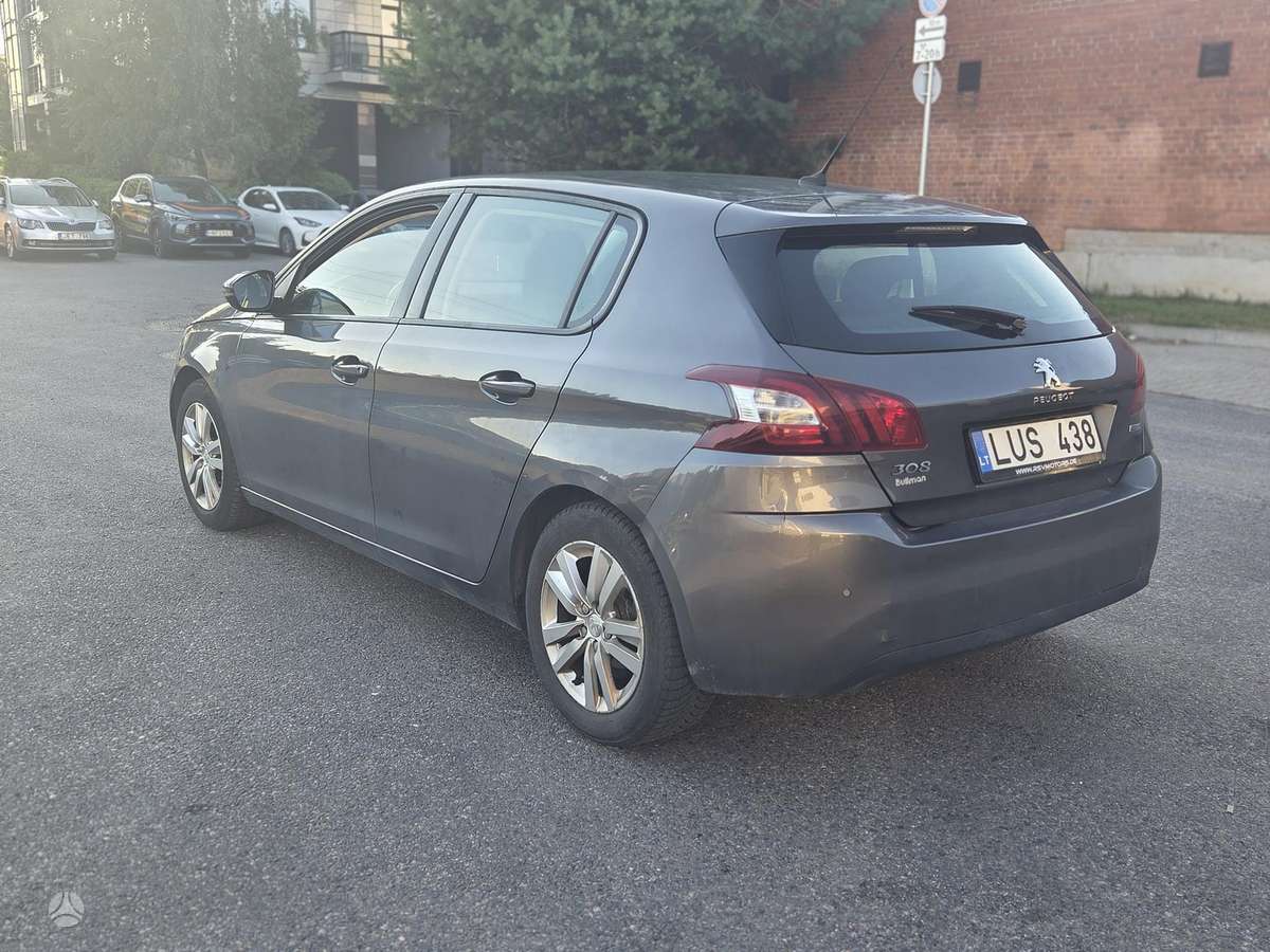 Peugeot 308 - 8