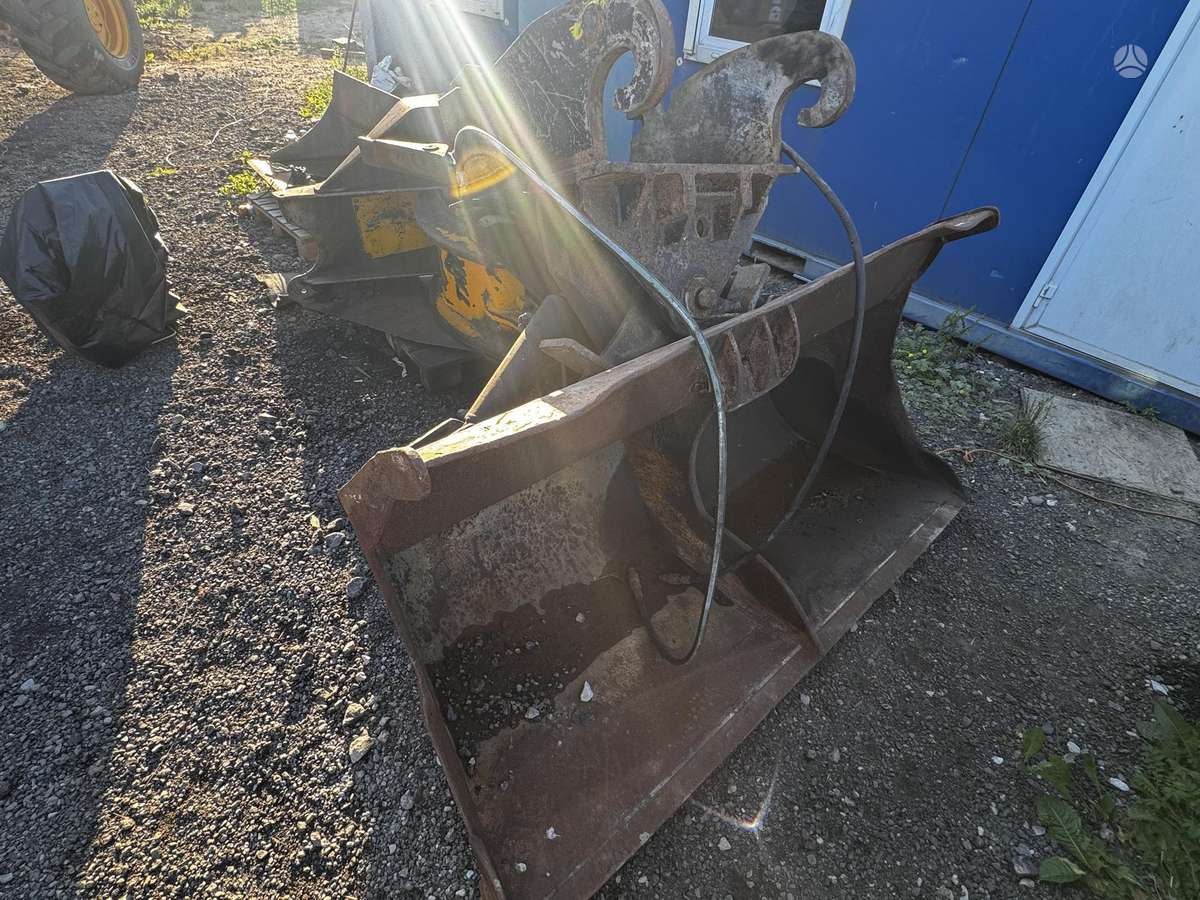Caterpillar Planiaravimo vartomas kausas 1, buckets