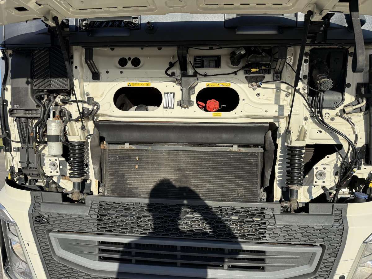 Volvo Fh500, single sleeper