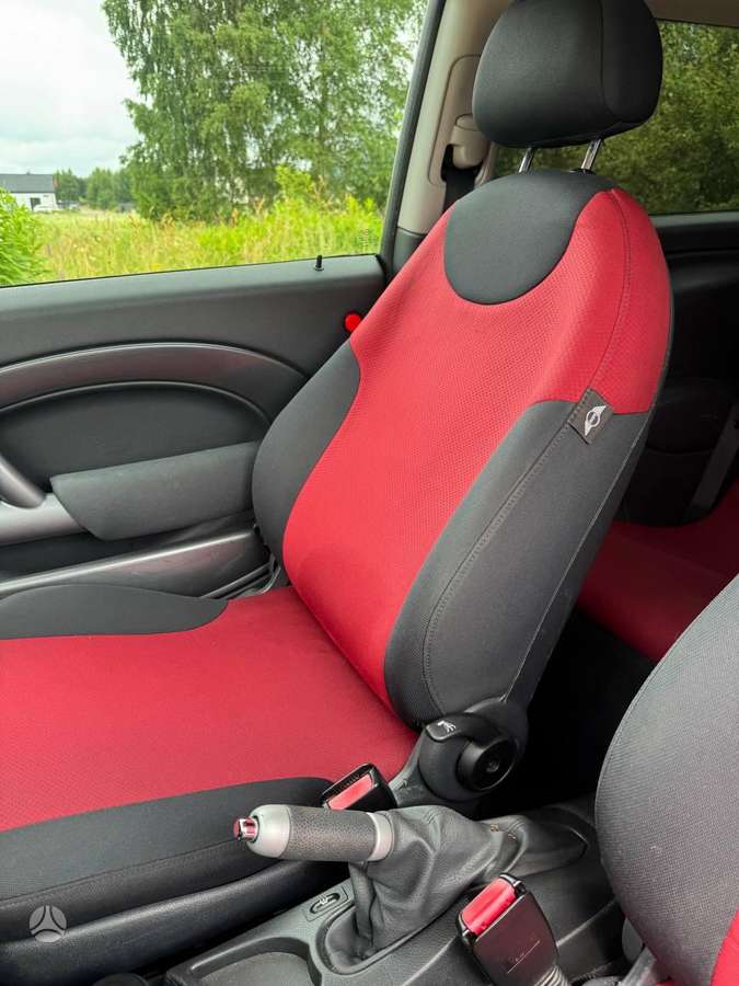 Mini Cooper, 1.6 l., hatchback