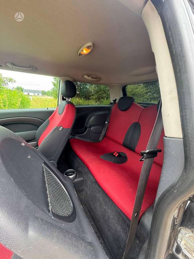 Mini Cooper, 1.6 l., hatchback