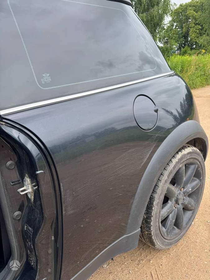 Mini Cooper, 1.6 l., hatchback