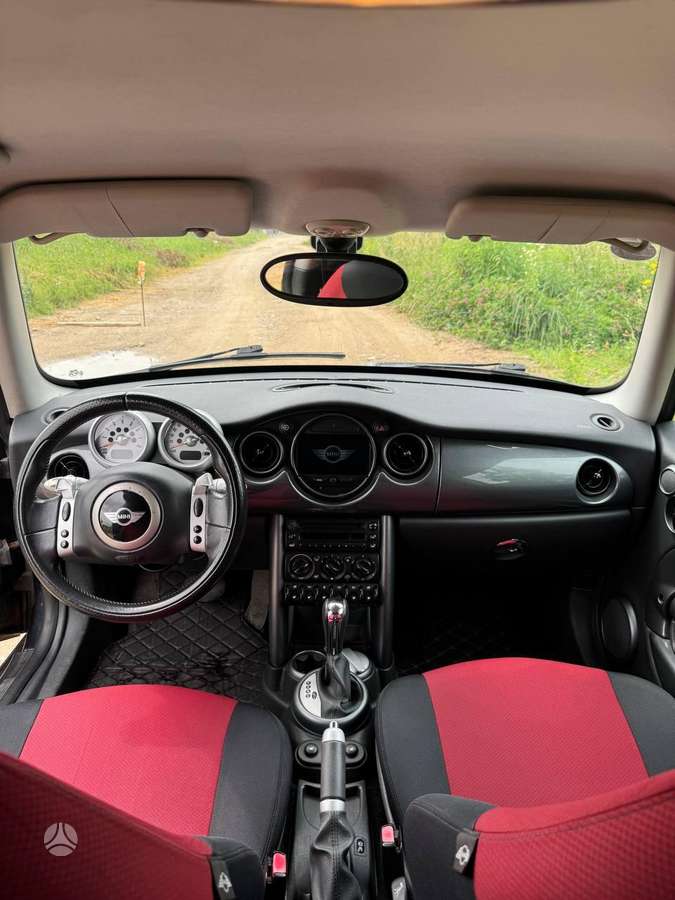 Mini Cooper, 1.6 l., hatchback